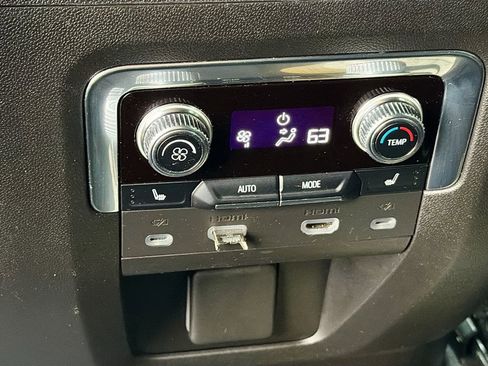 Used 2023 GMC Yukon Denali w/ Denali Reserve Package AWD/4WD image 36