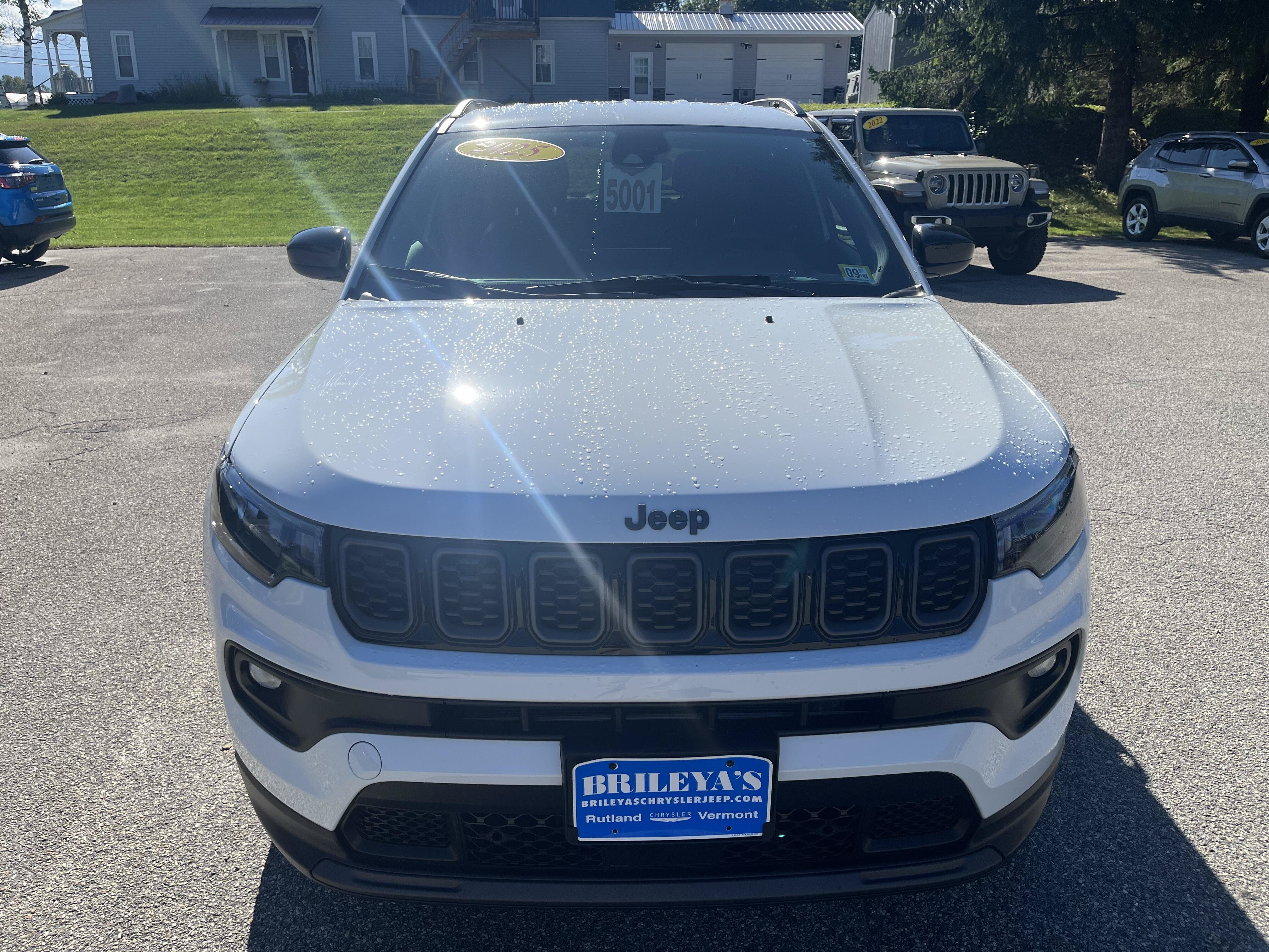 Certified 2025 Jeep Compass Latitude w/ Convenience Group AWD/4WD image 2