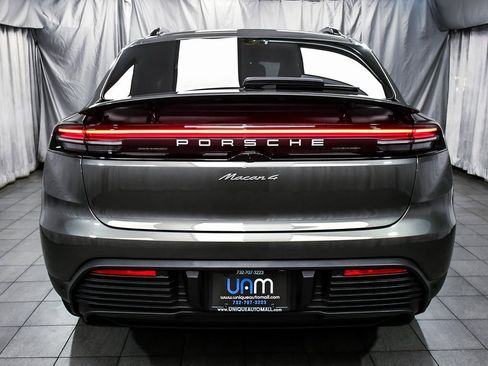 Used 2025 Porsche Macan 4 Electric image 5