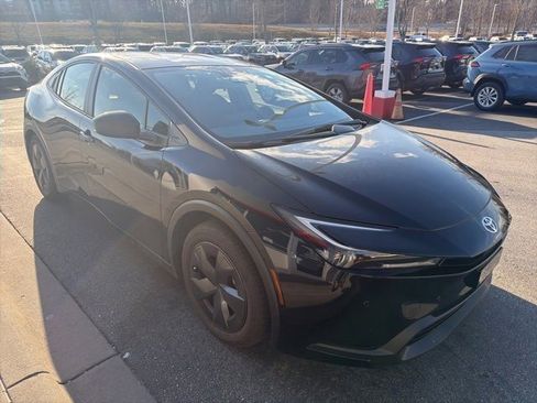 Used 2026 Toyota Prius LE image 10