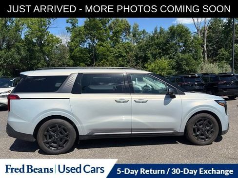 Used 2025 Kia Carnival SX FWD image 9