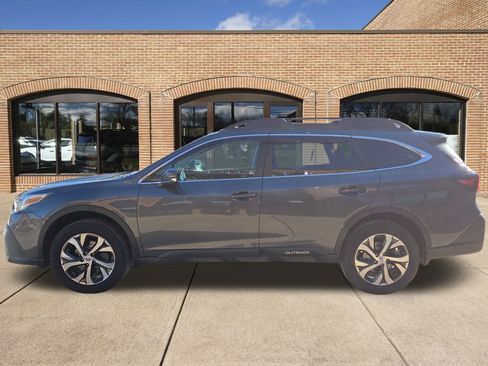 Used 2022 Subaru Outback Limited image 7