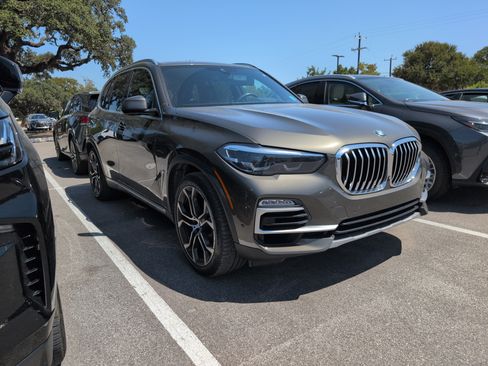 Used 2021 BMW X5 sDrive40i w/ Premium Package RWD image 2