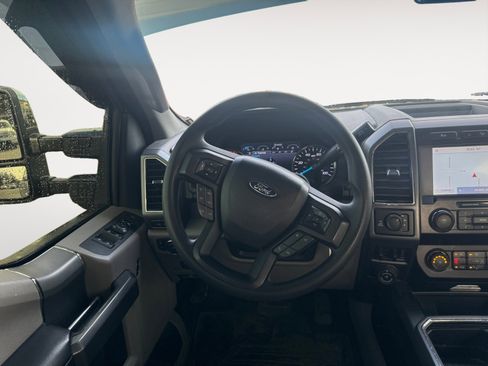 Used 2020 Ford F350 XLT w/ XLT Premium Package image 12