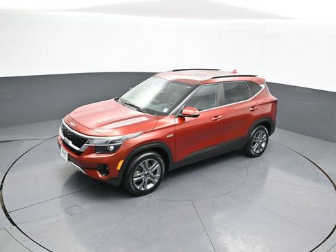 Certified 2022 Kia Seltos S image 33