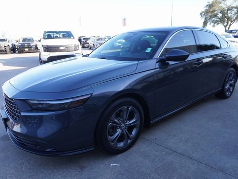 Used 2024 Honda Accord EX image 3