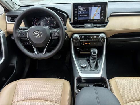 Used 2019 Toyota RAV4 Limited w/ Advanced Technology Package image 29