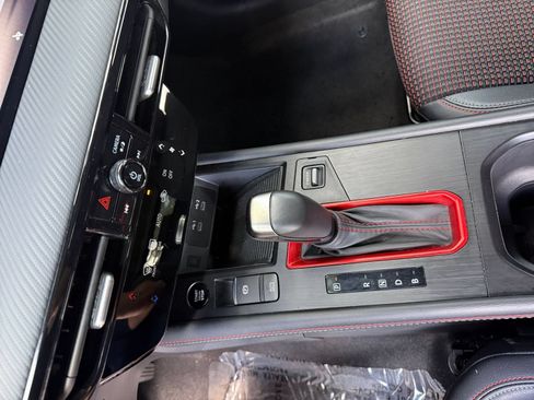 Used 2026 Nissan Kicks SR FWD image 37