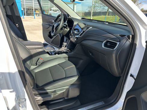 Used 2024 Chevrolet Equinox Premier AWD/4WD image 32