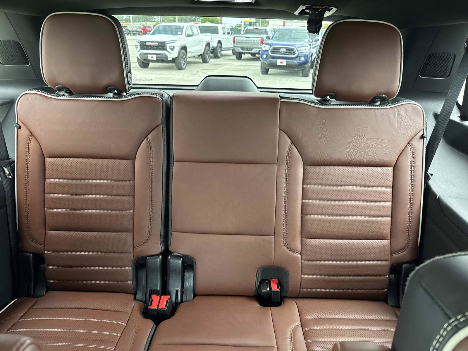 Used 2024 GMC Yukon Denali Ultimate AWD/4WD image 18