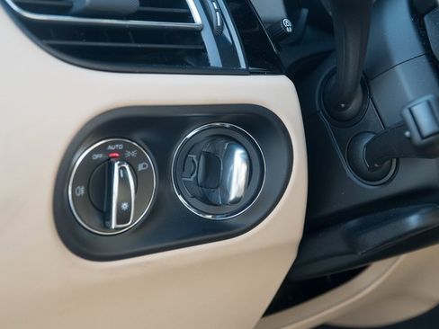 Certified 2023 Porsche Macan Turbo image 28