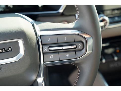 New 2026 GMC Canyon Denali image 14