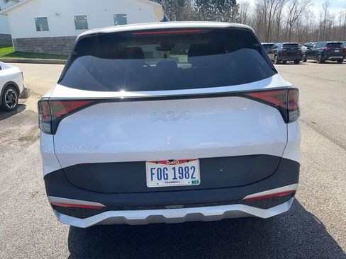 Used 2024 Kia Sportage EX image 2