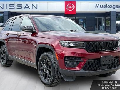 Used 2025 Jeep Grand Cherokee Altitude