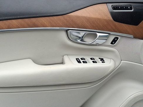 Used 2019 Volvo XC90 T6 Inscription w/ Luxury Package image 13