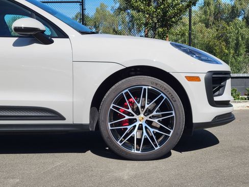 Certified 2023 Porsche Macan S image 11