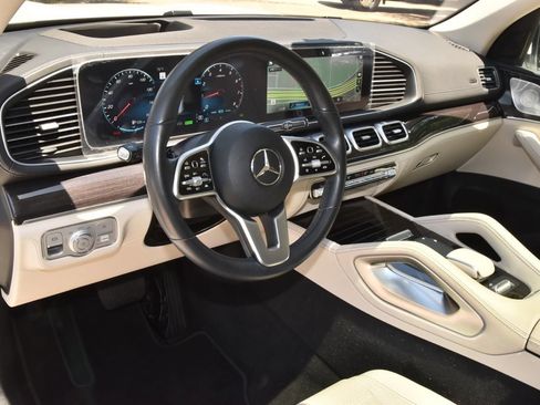 Used 2021 Mercedes-Benz GLS 450 4MATIC image 35