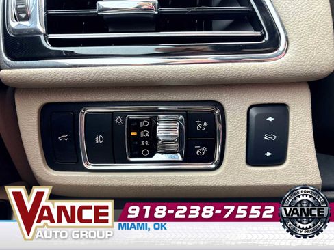 Used 2024 Lincoln Navigator Premiere AWD/4WD image 32