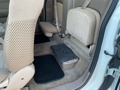 Used 2014 Nissan Frontier SV image 26