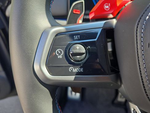 Used 2025 BMW M5 w/ Executive Package image 23