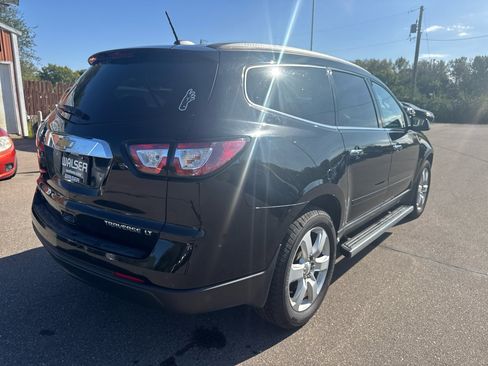Used 2016 Chevrolet Traverse LT w/ Style and Technology Package image 5