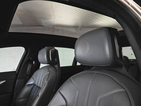 Used 2023 BMW i7 xDrive60 w/ Parking Assistance Package image 32