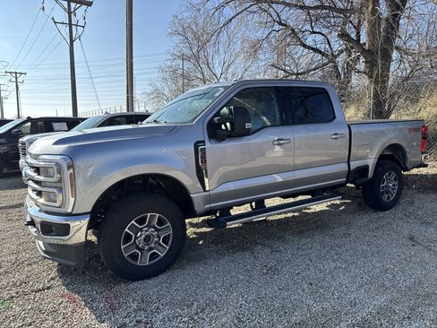 Used 2024 Ford F350 Lariat w/ FX4 Off-Road Package image 2