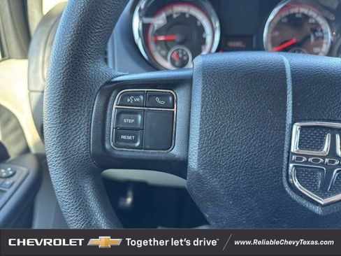 Used 2018 Dodge Grand Caravan SE w/ UConnect Hands-Free Group image 20