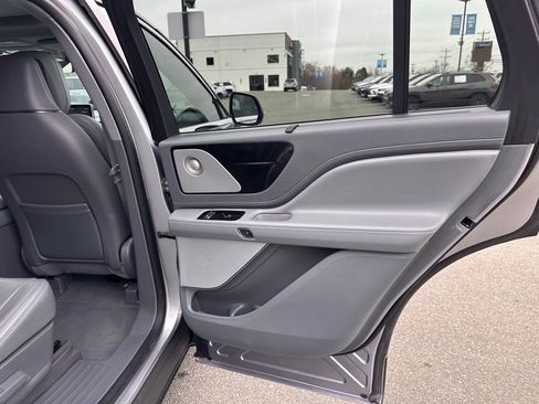Used 2020 Lincoln Aviator Reserve w/ Equipment Group 202A image 19