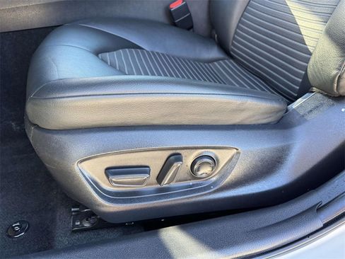 Used 2023 Toyota Camry SE image 19