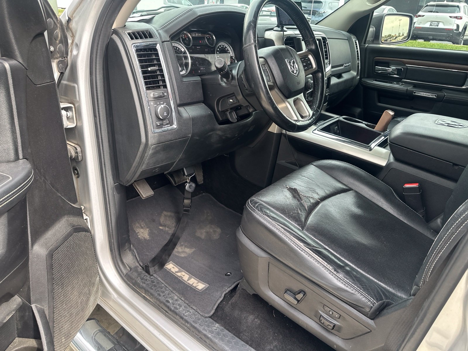 Used 2015 RAM 1500 Laramie w/ Convenience Group AWD/4WD image 15