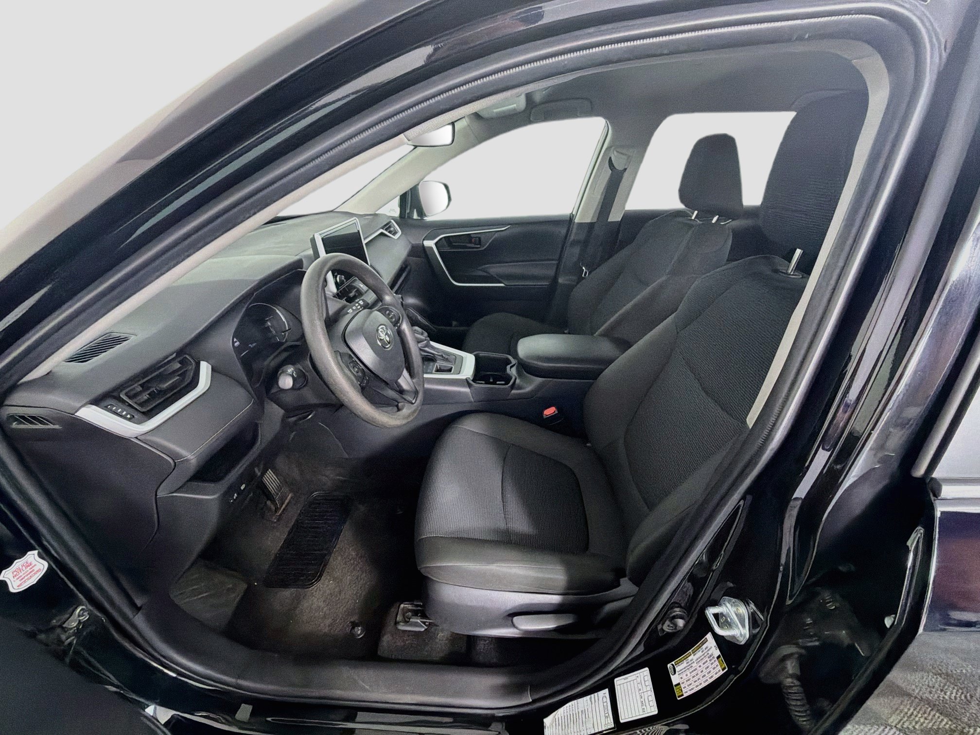 Used 2025 Toyota RAV4 LE AWD/4WD image 13
