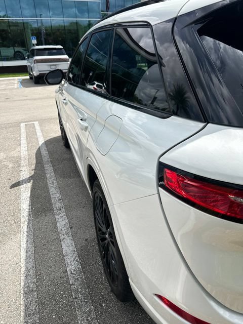 Certified 2023 Lincoln Corsair Reserve w/ Jet Appearance Package FWD image 11