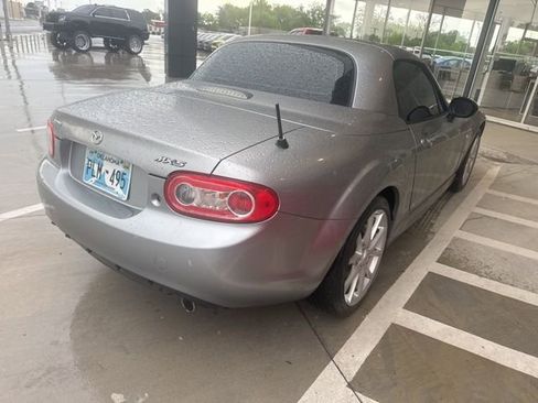 Used 2010 MAZDA MX-5 Miata Touring w/ Appearance Pkg image 4
