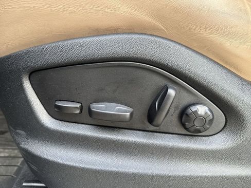 Used 2024 Porsche Cayenne S image 16