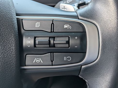 Used 2023 Kia Sportage EX image 25