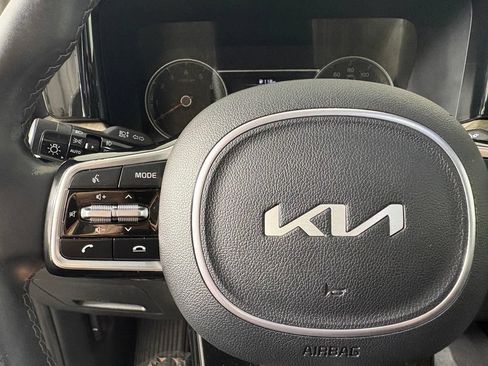 Used 2023 Kia Sorento EX w/ Panoramic Sunroof Package FWD image 23