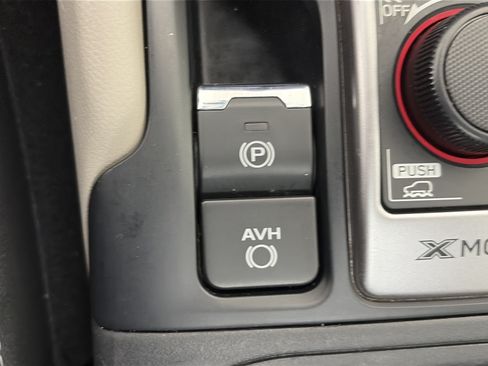 Used 2020 Subaru Forester Premium AWD/4WD image 26