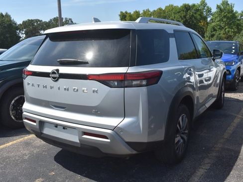 Used 2023 Nissan Pathfinder SL FWD image 3