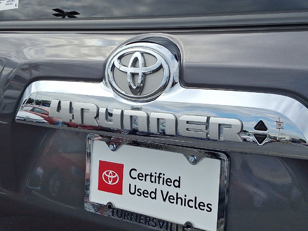 Used 2021 Toyota 4Runner Limited AWD/4WD image 31