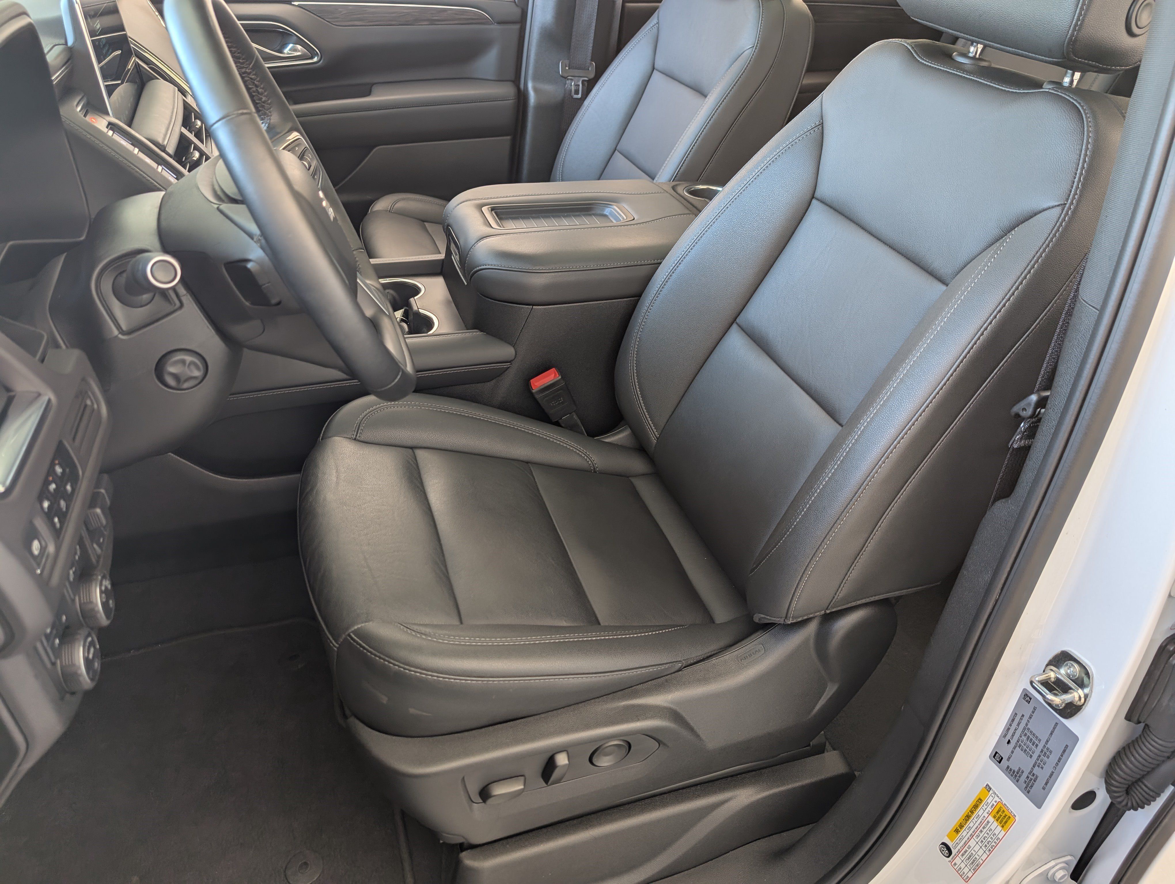 Used 2024 Chevrolet Tahoe Z71 w/ Z71 Off-Road Package AWD/4WD image 17
