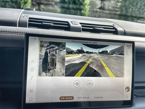 Used 2025 Land Rover Defender 130 X-Dynamic SE image 25