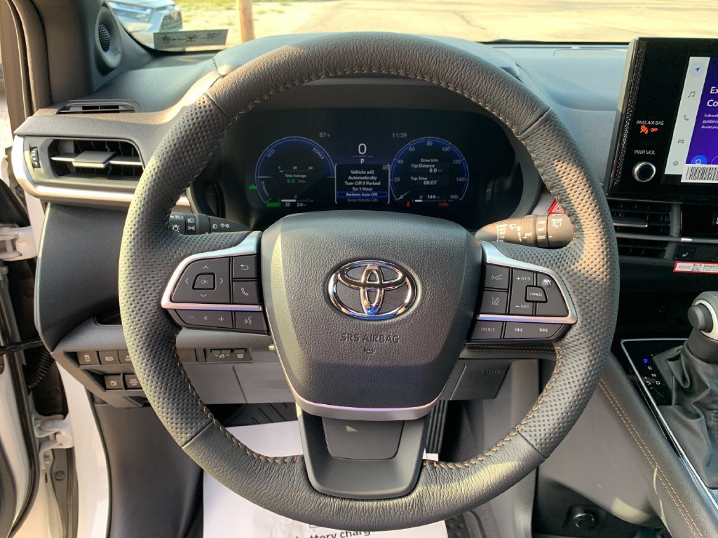 New 2026 Toyota Sienna XLE Woodland Edition AWD/4WD image 26
