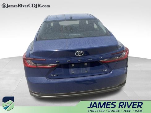 Used 2025 Toyota Camry LE FWD image 6