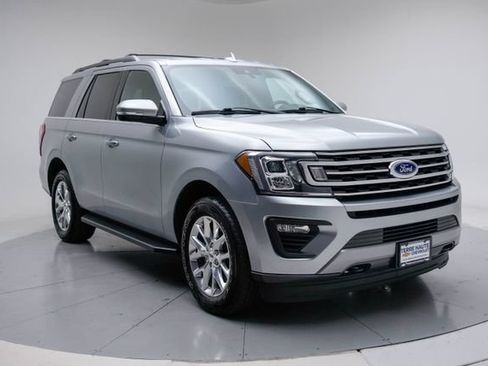 Used 2020 Ford Expedition XLT w/ Equipment Group 201A AWD/4WD image 9