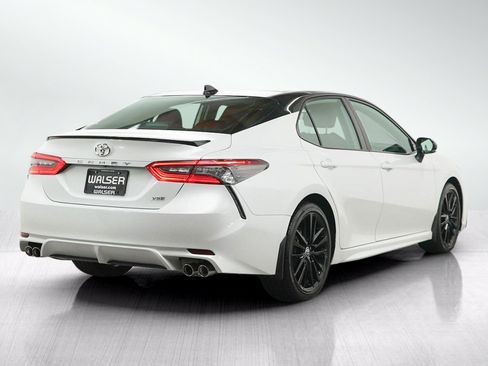 Used 2022 Toyota Camry XSE FWD image 5
