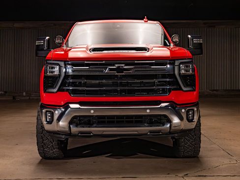 Used 2024 Chevrolet Silverado 2500 LTZ w/ LTZ Convenience Package AWD/4WD image 2
