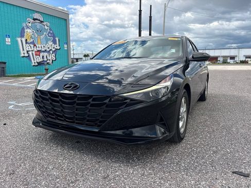 Used 2023 Hyundai Elantra SE FWD image 7