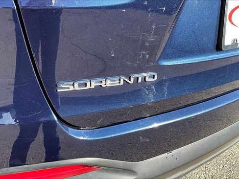Used 2018 Kia Sorento AWD image 9