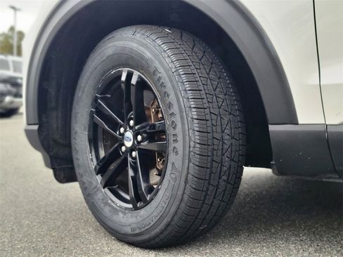 Used 2022 Ford Explorer XLT w/ Equipment Group 202A image 37